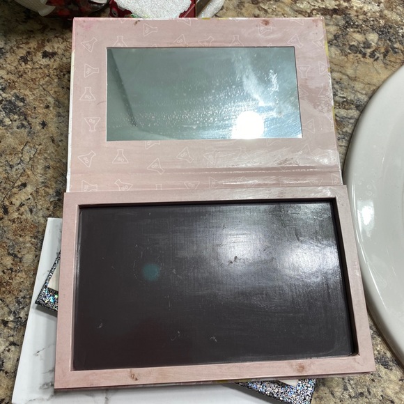 Four Magentic Z Palettes - Picture 2 of 9